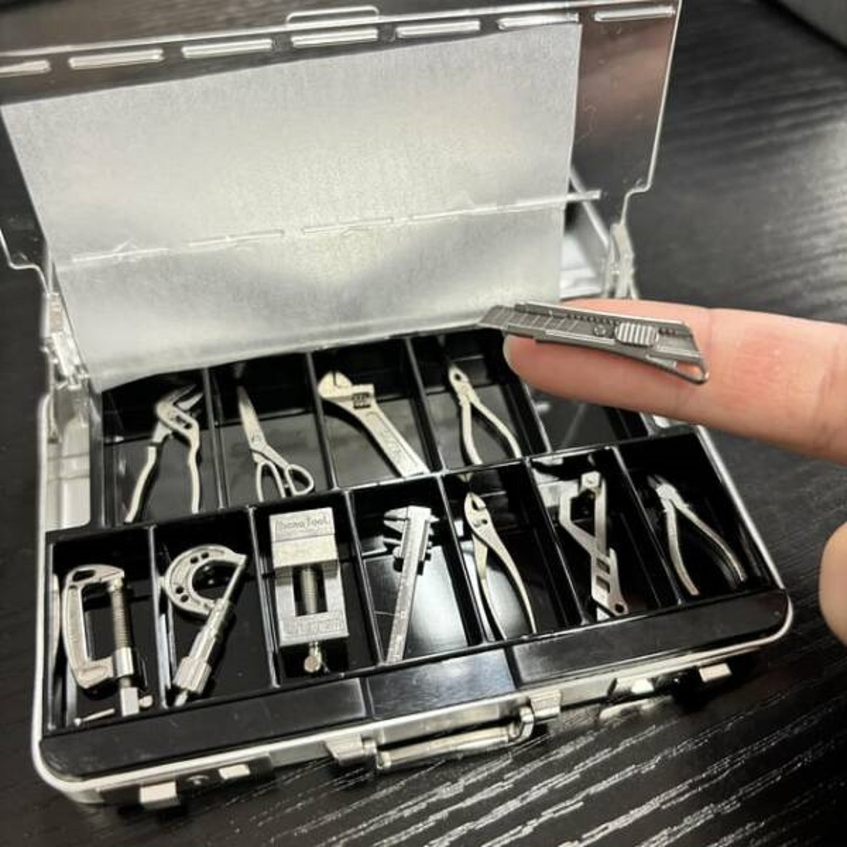 "A Japanese Company Created Real Quality “1 inch” Mini Tools"