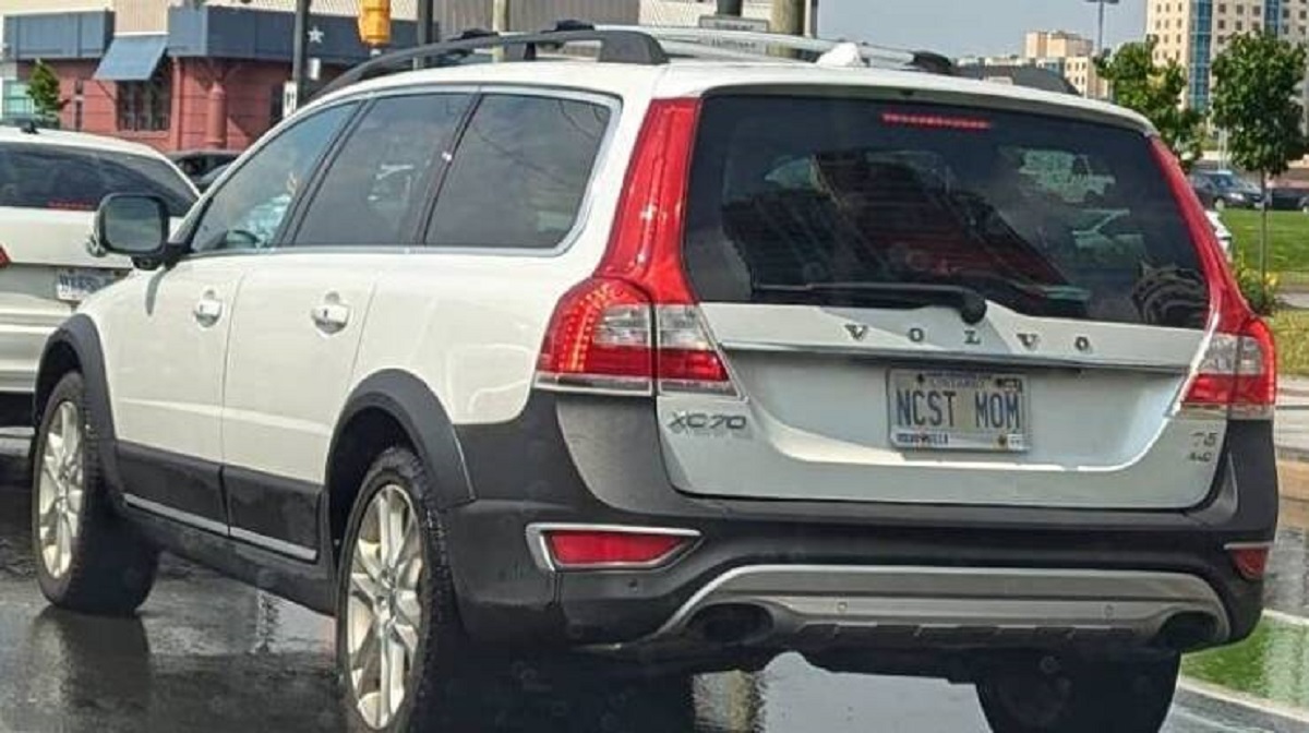 This driver didn't get that "NCST MOM" wouldn't be read as "NICEST MOM," but something else: