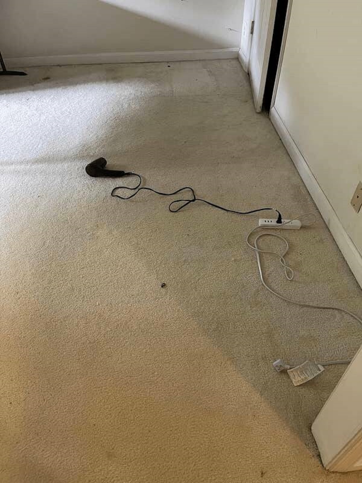 “This was my landlord’s solution to the AC unit leaking water and soaking the carpet. It was left ON for at least 24 hours before I got there.”