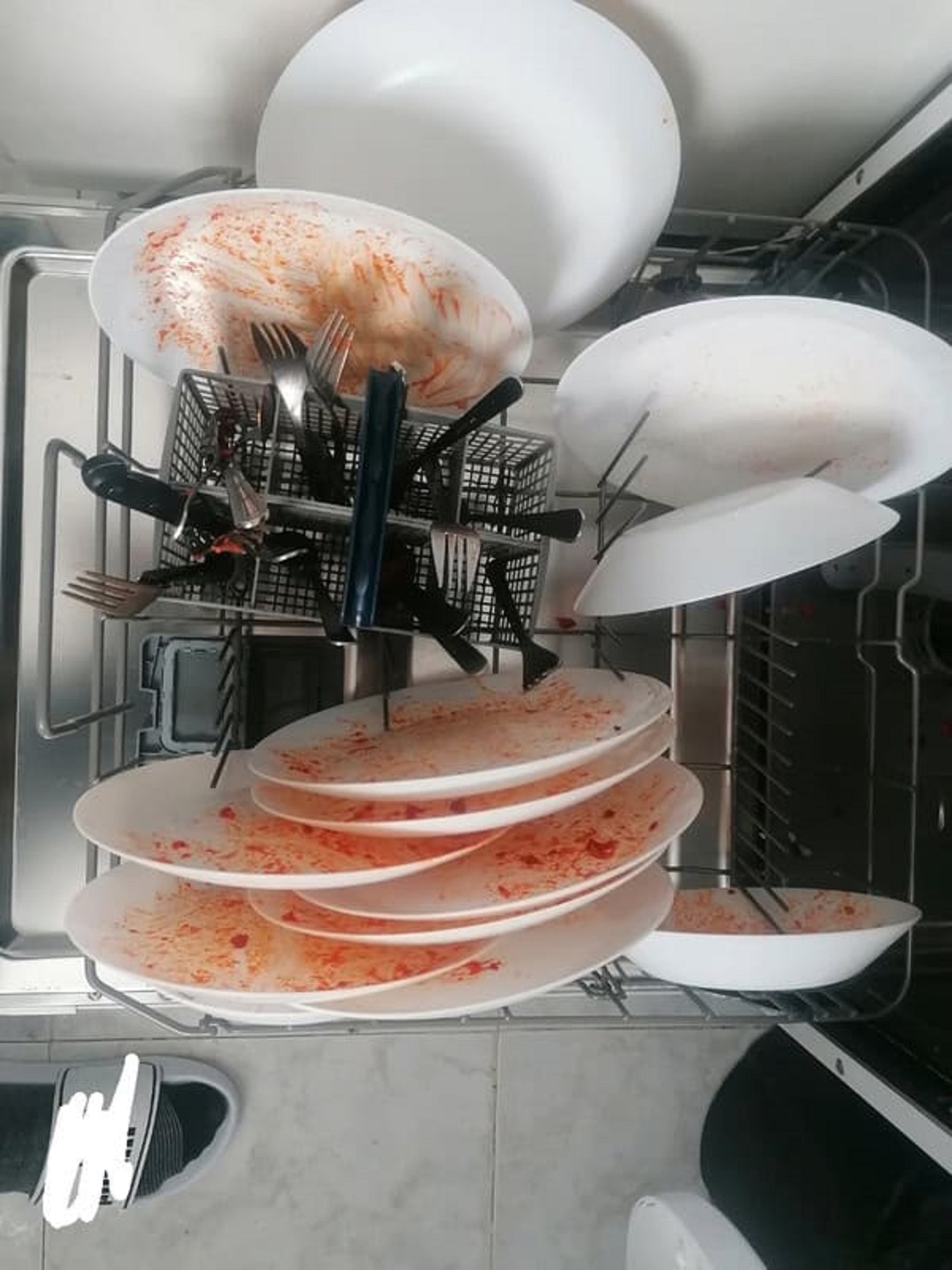 “How my roommates load the dishwasher”