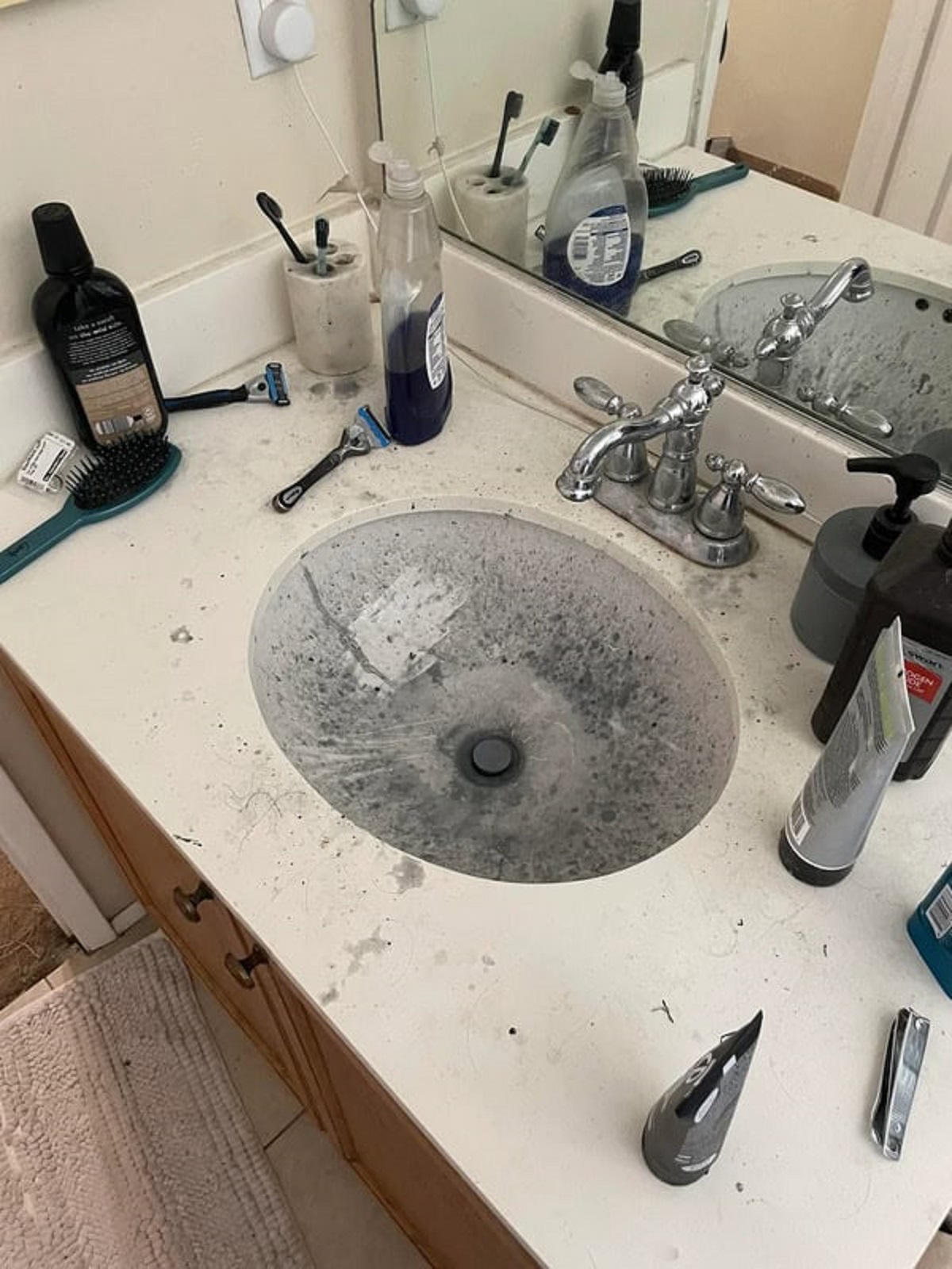 “Roommate left our shared bathroom like this after i had been gone for a few weeks”