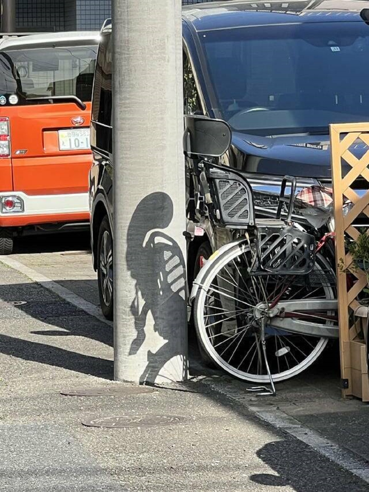 "The shadow of that bike looks like a xenomorph"