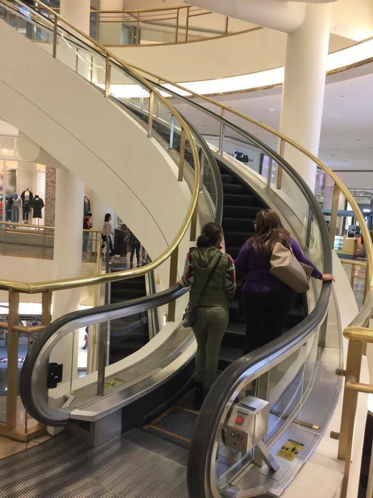 Curved escalators exist: