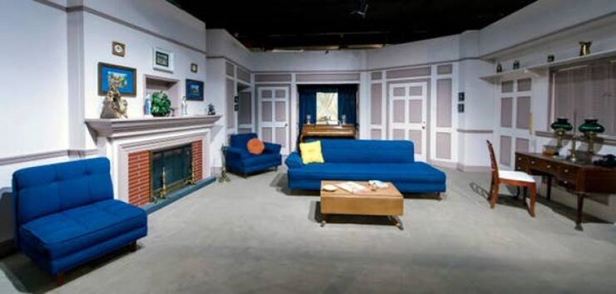 This is what the set of I Love Lucy looks like in full color: