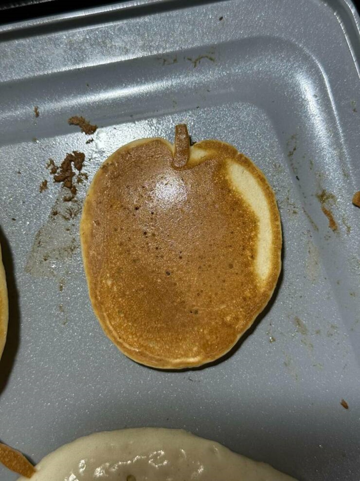 "Made a pancake that randomly looks like an apple"