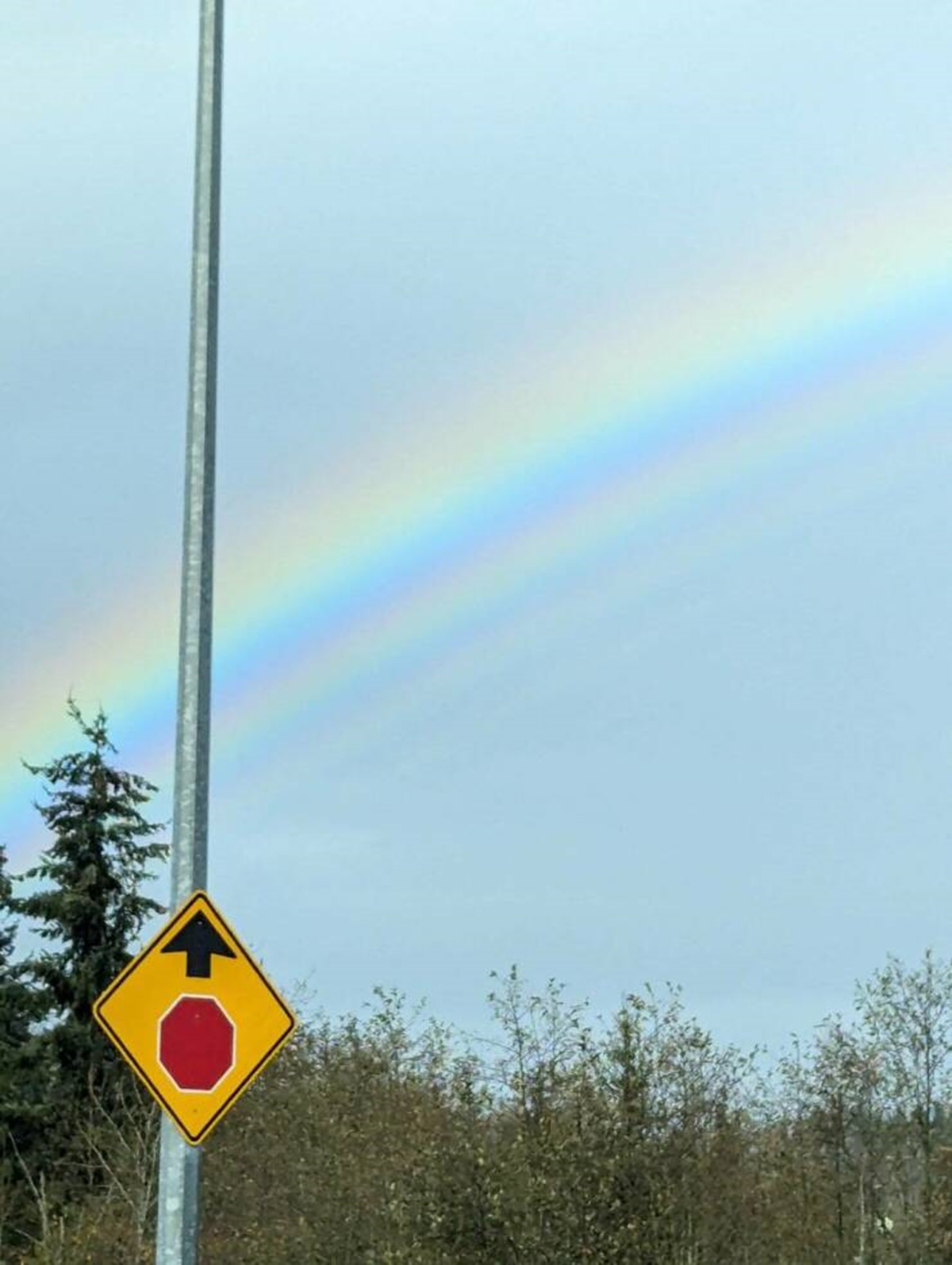 "I saw a rainbow with a repeating pattern"