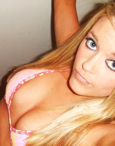 Sexy Girls From Around the Web