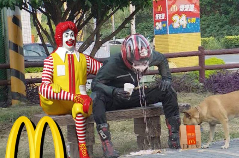 This sick, delusional motorcyclist thinks Ronald's talking to him.