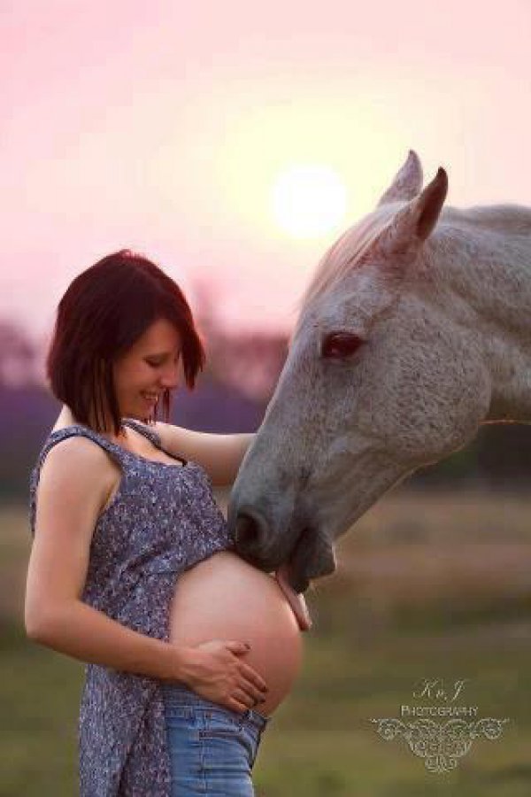 2- 'If the horse turns color, you are pregnant.'