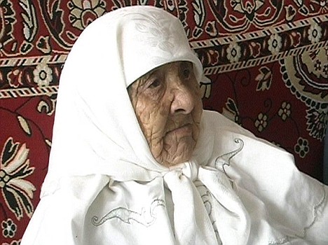 A woman thought to be the world's oldest person at 130 has died after slipping on the bathroom floor of her new flat.Sakhan Dosova broke her hip in a fall last month and never recovered. 