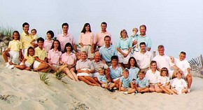 We all know who the family favorite is..... AND IT’S NOT THE FAMILY THAT WAS FORCED TO WEAR PASTEL PINK.