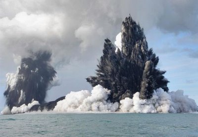 I had never seen such an extreme destruction in my life ... not also too closely. Check out the list of extreme close up pictures of submarine eruption near a Tonga sea...
Every photos been perfectly timed...Oops !! Learn more horrible pics at www.13above.com

