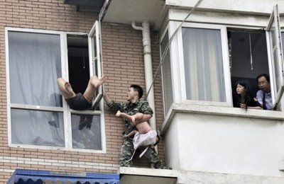 Chinese Soldier Prevents a Murder and Suicide