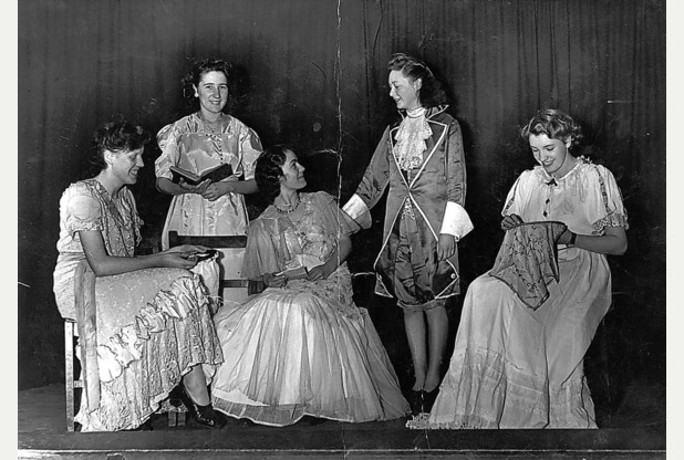 Women Showing Some Ankle!