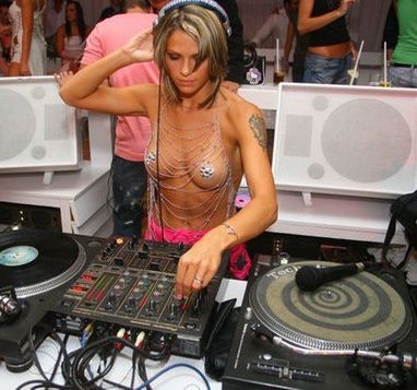 Female DJ's