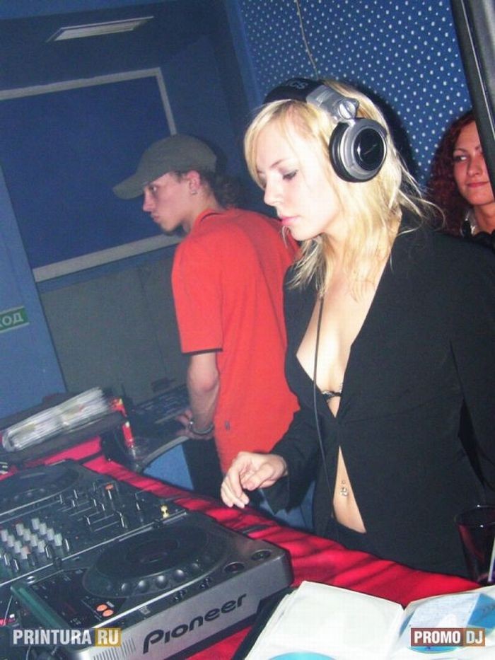 Female DJ's