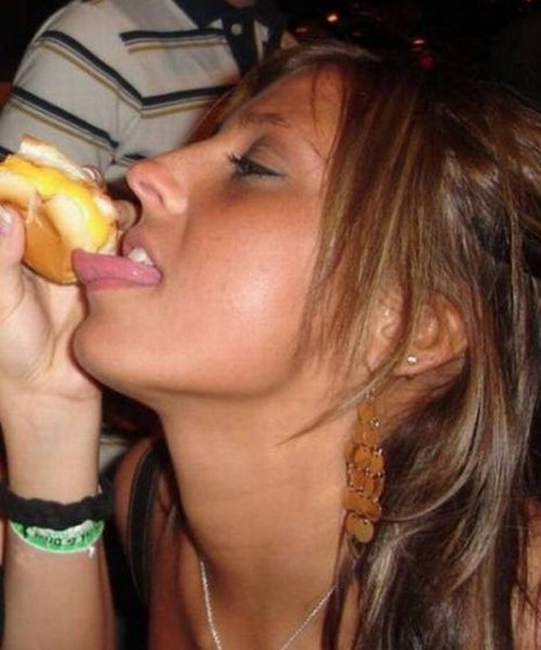 Blatant Gallery Of Girls Eating  Hot Dogs