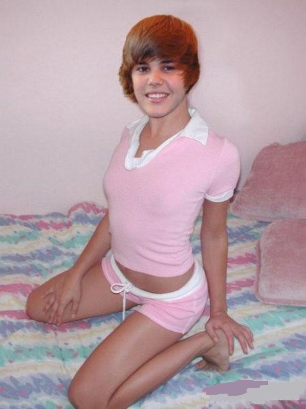 Very sexy Justina Bieber dressed in her favorite after school outfit