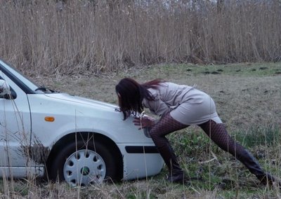 Hot Girls With Their Cars Stuck