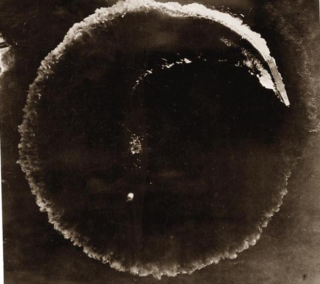 JAPANESE CARRIER CIRCLING DURING MIDWAY ATTACK 