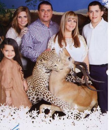 WORLDS WORST FAMILY PICTURE XMAS CARDS