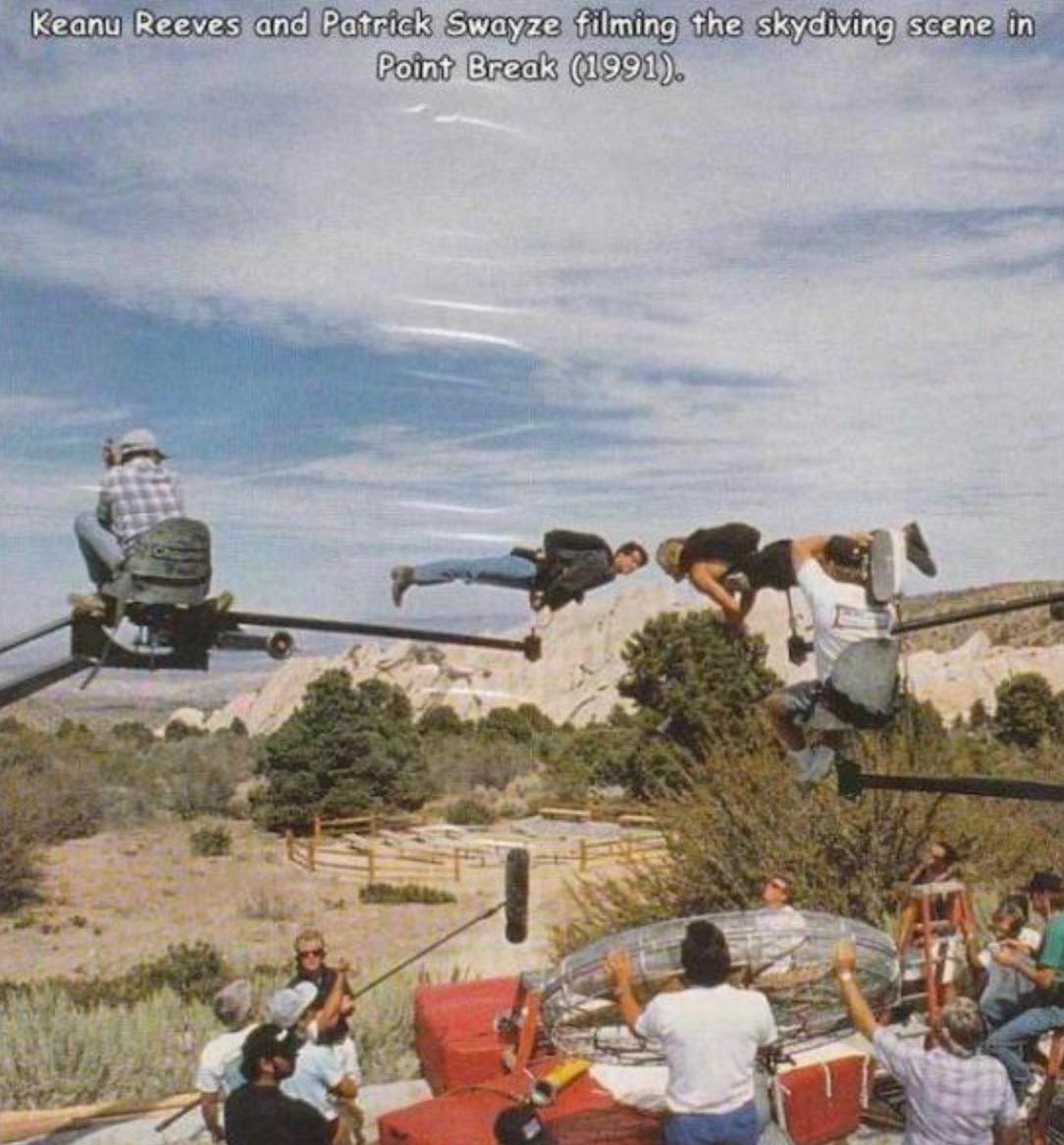 patrick swayze and keanu reeves - Keanu Reeves and Patrick Swayze filming the skydiving scene in Point Break 1991.
