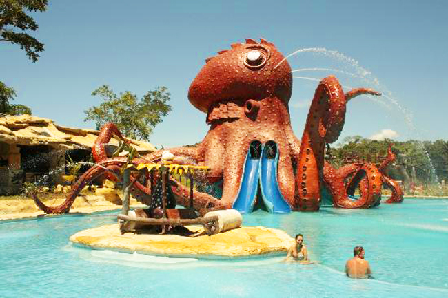 Today, the park features a water slide area and zoo and attracts upwards of 50,000 visitors per year.