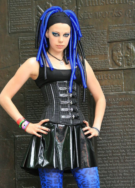 Avi's Gallery of Goths and Emo Girls 2