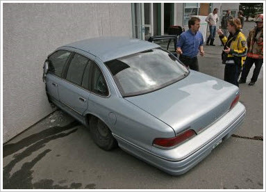 Funny Car Parking Pictures!3