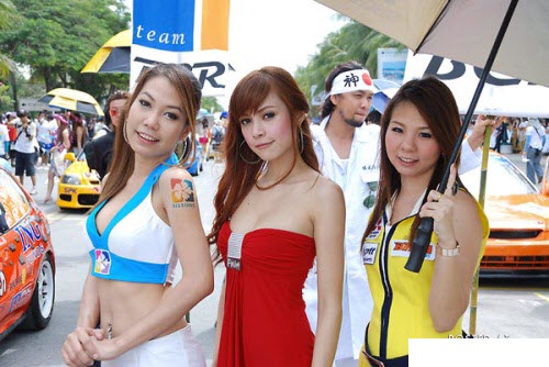 Racing Umbrella Girls