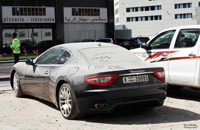 Abandonded cars in Dubai