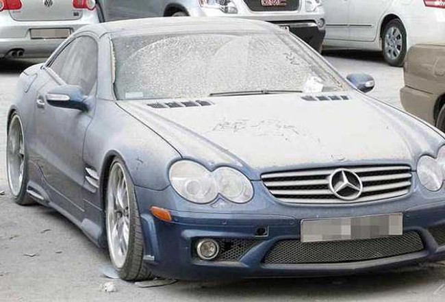 Abandonded cars in Dubai