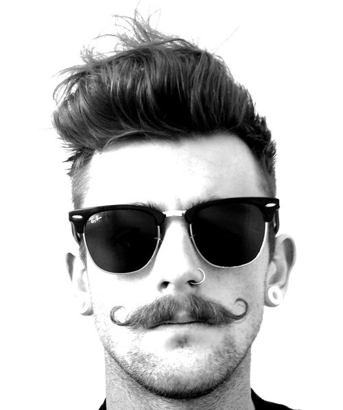 10 Mustaches To Grow To Get Handjobs From Girls Who Dig Bartenders