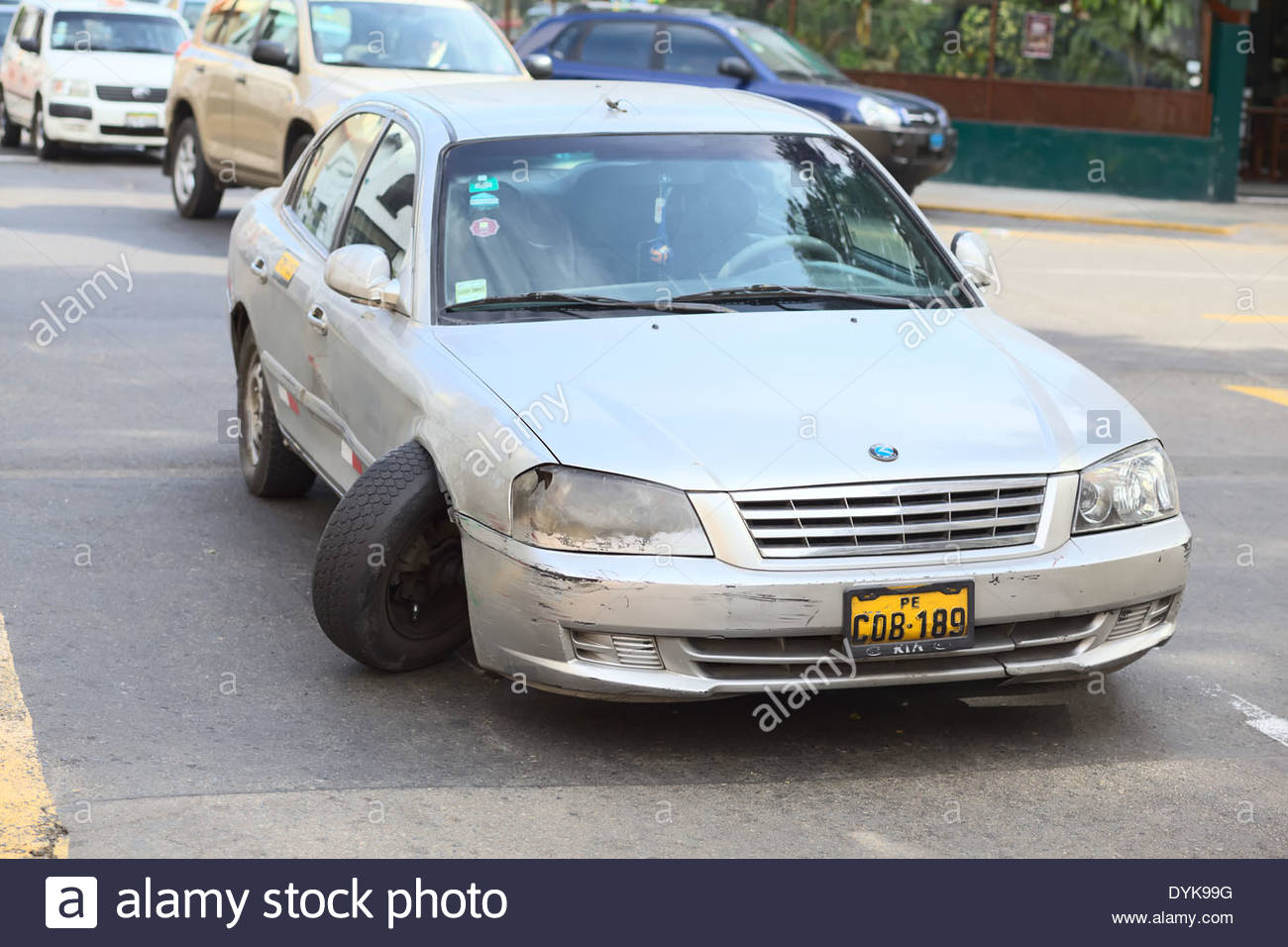 car with broken axle - alamy alal a CO8189 Ns alan a alamy stock photo DYK99G