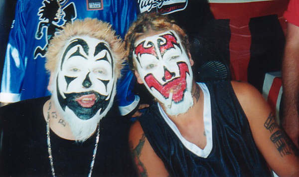 Violent J in Blue and Shaggy 2 Dope in Red