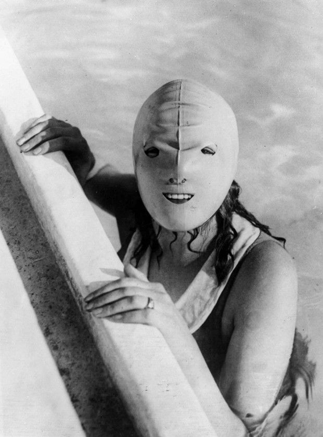 A swim mask from the 1920s