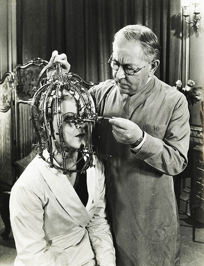 This "beauty micrometer" let users know where makeup needed to be applied, 1937