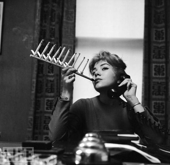 The Pack Smoker, 1955
