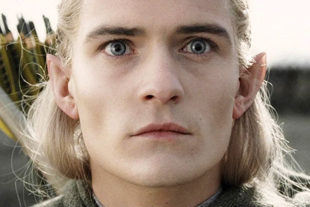 Legolas has blue eyes in "Hobbit"...