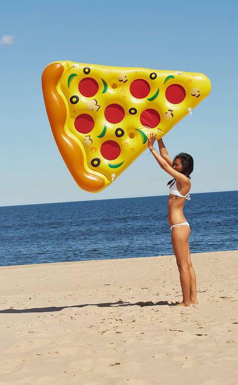 Floating pizza slice - do want!
