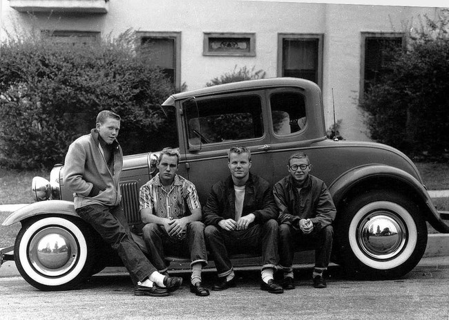 Rockabilly teens and their car (1950s)