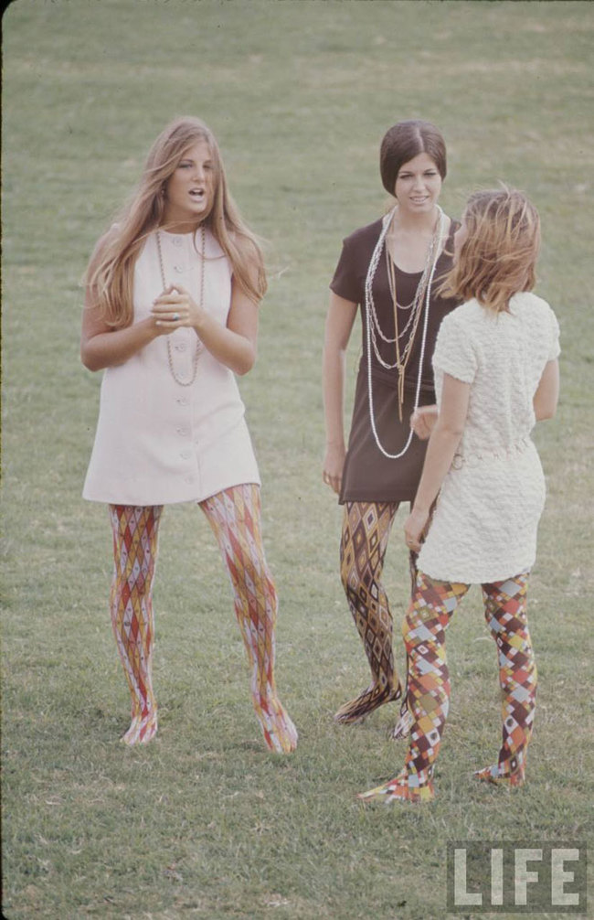 Girls in crazy leggings (1969)