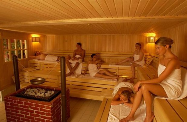 Americans don't appreciate saunas. In US sauna is a place in gyms or spas where you loose weight; in Russia sitting in saunas is a popular past time and they're popular meeting places.
