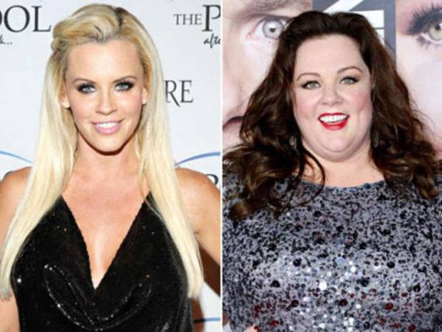 Jenny McCarthy and Melissa McCarthy, as their surname suggests, are cousins.