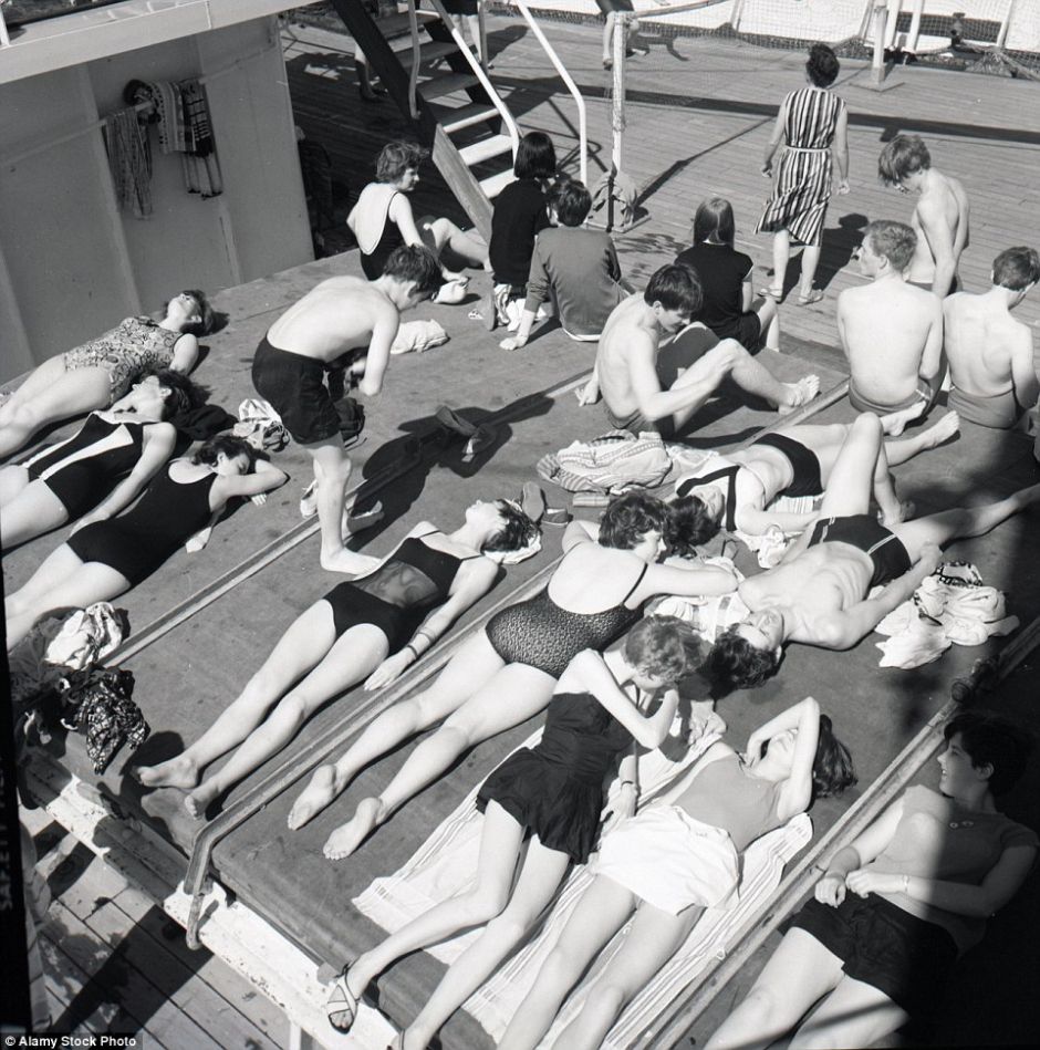 19 Pictures Showing What People Did For Fun In The 19th Century On Cruise Ships