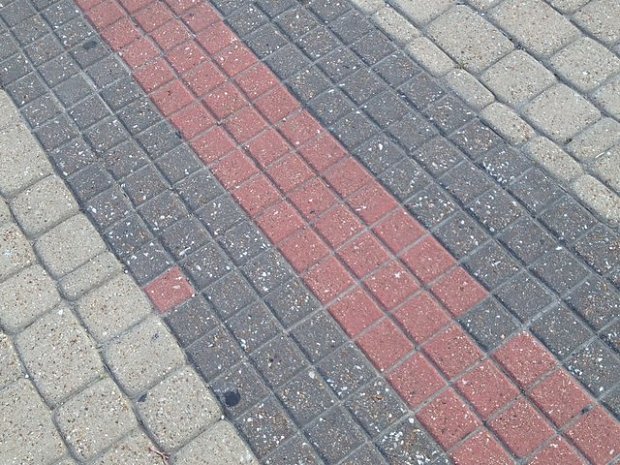 21 Images Of Inanimate Objects Trying to Ruin Your Day With OCD