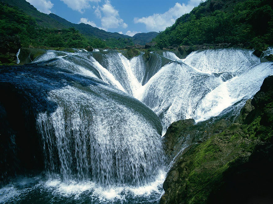 yangtze river waterfall