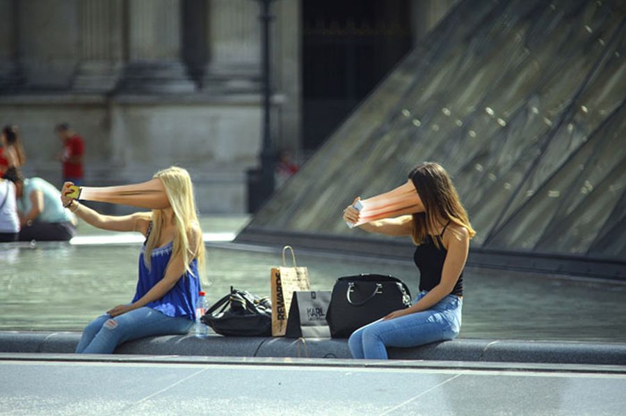 Creepy Art Project That Shows How Much People Are Addicted To Their Phones