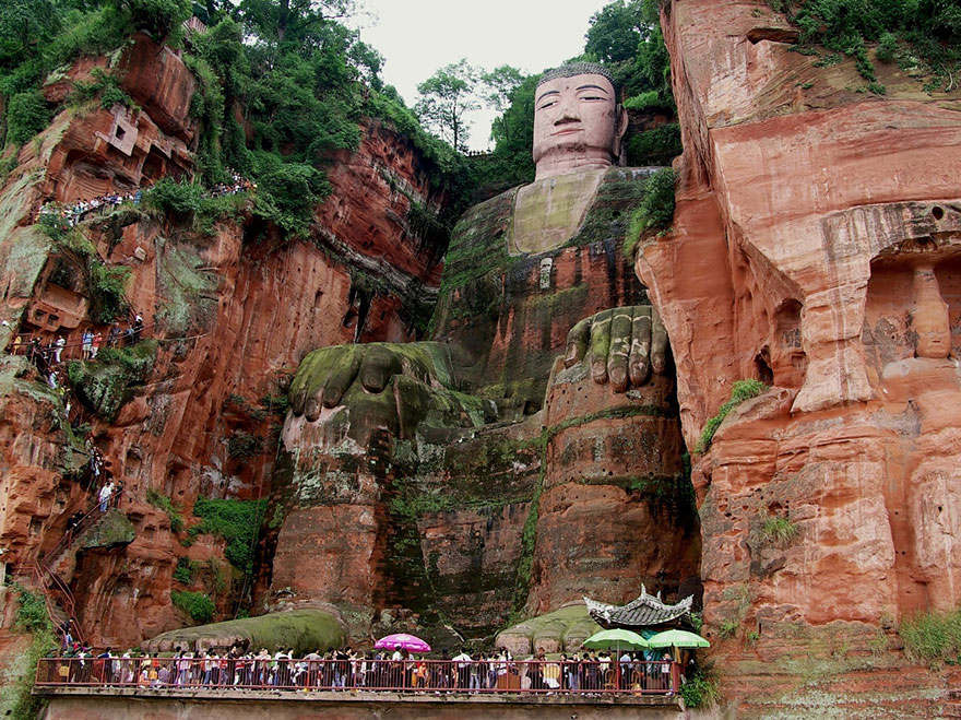 leshan giant buddha -