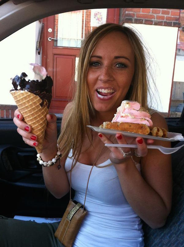 21 Girls That Will Make You Crave Ice Cream Even Though It's Almost Winter